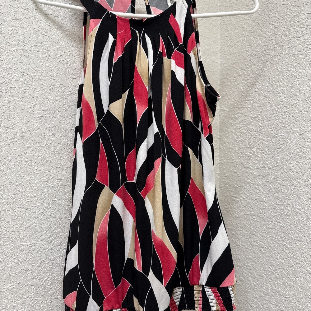 Sleeveless shirt